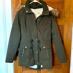 Hollister Sherpa-lined Jacket. Size M.